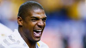 Michael Sam, college football star and top NFL prospect, says he's gay