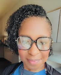 Wash n go day 11 💪🏾✊🏽. I'm still "trying" to grow my hair out. My  tapered sides and back is officially a baby fro.😟 But, let me tell you PH  is showing