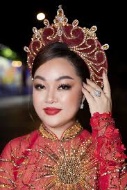 Diện Áo dài của NTK Brian Võ, Hoa hậu Hoàng Thanh Nga lộng lẫy trong Lễ hội  Áo dài TP. Hồ Chí Minh