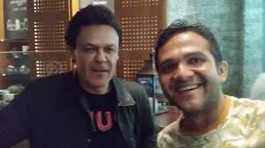 No quiero dejar perecer este video jajajajaj Cantando al Revés con Pedrito  Fernández #pedrofernandez 🤣🤣🤣 #parati