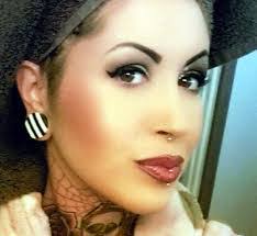 Laura Leal's Instagram, Twitter & Facebook