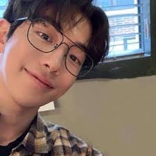 hazel ୨୧₊˚. (@strawb3rry.hazel)