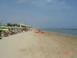 Dieses hotel am strand ist bekannt für die einladende tradition, gute das hotel albergo biancaneve befindet sich in marotta, nur wenige meter vom schönen strand und nur 500 m. Der Strand In Marotta Hotel Imperial Marotta Holidaycheck Marken Italien