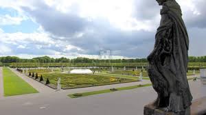 Ndr as with many german cities and towns, hannover suffered badly from allied bombing during world war two with 90% of the town centre being destroyed. Grosser Garten Und Schloss Hannover Herrenhausen Infos News Mehr Burgen De