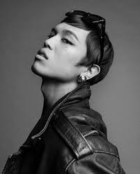 Dara Allen's Instagram, Twitter & Facebook