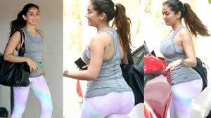 In siblings, she has one elder and one younger sister. Shahid Kapoor Wife Mira Rajput Hot Outfit Outside Gym Youtube
