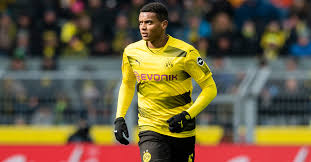 This is about their personalities for me. Direkt Aus Fc Bayern Gegen Bvb Das Trikot Von Akanji