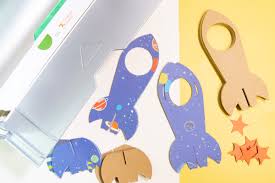 Download 3d Paper Spaceships With The Xyron Creative Station Seelindsay