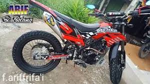 Kawasaki klx memiliki 11 gambar, diantaranya tampak depan serong, tangki bbm, mesin, lampu depan dan knalpot. Decal D Tracker Warna Merah Yang Keren Youtube
