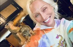 It's Saturday but we're now calling it Scat-urday! Who left this pile of  💩? We'll post the answer