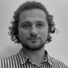 J'ai le plaisir de vous annoncer que j'occupe désormais le poste…