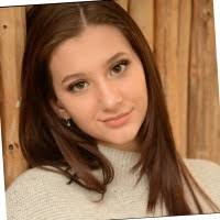 Elise Meeks's Instagram, Twitter & Facebook