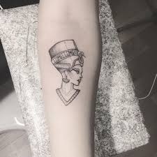 See more ideas about nefertiti tattoo, queen nefertiti tattoo, nefertiti. Pin By Chloe Owusu Ansah On Tattoos Nefertiti Tattoo Tattoos Tattoos For Women