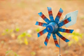 Heute geht es bei uns um pet flaschen. Pet Flaschen Windrad Eine Bauanleitung