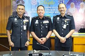 Beliau yang memiliki kelulusan sarjana sains (pengurusan) dari universiti utara malaysia dan ijazah sarjana muda (kepujian) kejuruteraan awam telah menyertai polis diraja. Fadil Marsus Antara Ketua Polis Terbaik Di Sabah Sabah Post