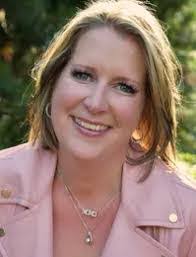 Julie Kuck's Instagram, Twitter & Facebook