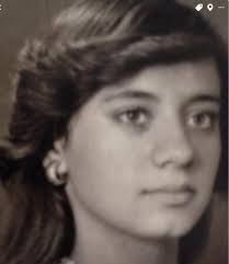 Please can anyone colourise this old photo for me. Thank you in advance 🙏