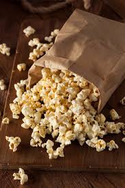 The manufacturers of this brand use the unique popcorn hybrids from the midwest to provide you with the biggest, fluffiest, and crunchiest kernels. 5 Best Popcorn Kernels Of 2021 Popping Popcorn Reviews Cafe Deluxe
