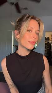 fartin’ around with hair and makeup before my anniversary dinner. #hair  #makeup