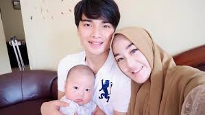 Bekerja sama dengan falcon publishing, buku ini sudah ke tahap cetakan ke dua. Kisah Cinta Alvin Faiz Dan Istrinya Yang Mualaf Ramadan Liputan6 Com