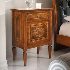 Credo che la stragrande maggioranza di chi legge i miei post ami o sia alla ricerca di un comodino. 2 Comodini Maggiolini X Camere Da Letto