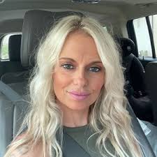 Stacey Koch (@barbiemom85)