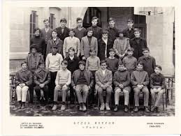 Créé en 2001, il permet aux participants de retrouver d'anciens camarades avec qui ils ont partagé leur scolarité. Photo De Classe 4eme 3 De 1969 Lycee Buffon Copains D Avant Photo De Classe Classe Photos