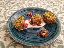 Maybe you would like to learn more about one of these? Tonno In Crosta Di Pistacchi Con Cipolle Caramellate E Crema Allo Yogurt The Black Cat S Bistrot