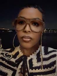 I’m Back 🖤 #staytuned PLEASE , #love#gucci#gianvitorossi#chanel,  #thelastrun