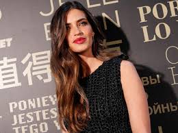 Since early 2000, she was a tv presenter for telecinco, until she moved to porto, in portugal. Irene La Hermana De Sara Carbonero Reune A La Familia Por Su Cumple Semana Irene La Hermana De Sara Carbonero Reune A La Familia Por Su Cumple