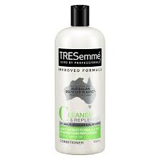 This mask is no different in design or procedure than most — you smoosh it into damp, clean hair; Tresemme Repair Protect 7 Recovery Mask