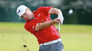 Rather than his right pinky locking onto his. Golf Today On Twitter Reverse Overlap Il Grip Unico Di Jordan Spieth Http T Co L0632nzkhc Http T Co Bteosrupye