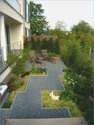 Narrow Front Yard Ideas Front Ideas Narrow Front Yard Design Front Yard Landscaping Front Yard Garden Design