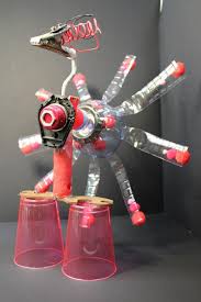 Langkah selanjutnya isi botol bagian. Bosan Dengan Ide Biasa Ini Ada 7 Robot Keren Terbuat Dari Botol Plastik Bekas