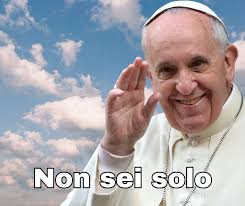 🕊️ Quando lui prega, non siamo soli Ci sono presenze che non fanno rumore,  ma tengono in piedi il mondo. Presenze che non promettono miracoli  immediati, ma restano, intercedono, custodiscono. Papa Francesco