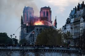 Jean castex dénonce des polémiques inutiles aux côtés de laurent wauquiez. Incendie A Notre Dame De Paris La Classe Politique Exprime Sa Tristesse