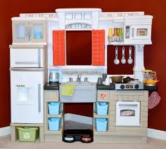 Everything your child needs to get started playing in their new play. Step2 Mixin Up Magic Kitchen Review Thrifty Nifty Mommy