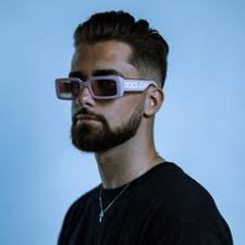 Stream Right Now (Na Na Na)