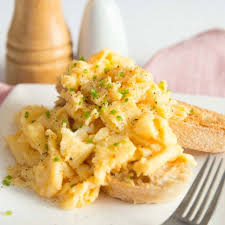 How To Make The Best Scrambled Eggs These Tips And Tricks For Creamy Velvety Scrambled Eggs Are About To Change Your G Best Scrambled Eggs Scrambled Eggs Food