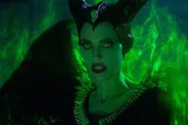 О фильме maleficent 2 mistress of evil. Maleficent Mistress Of Evil Is More Inane Than Enchanting Review Bloody Disgusting
