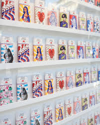 Le Chocolat Des Francais On Instagram La Boutique A Ouvert Il Y A Seulement 6 Jours Et Vous Etes Deja Tellement Nombreux A Avoir Pris En Photo Notre Vitr
