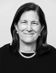 Elizabeth Munson's Instagram, Twitter & Facebook