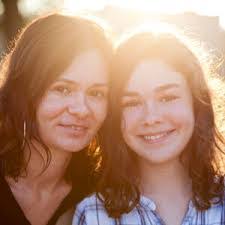 Loren Ward's Instagram, Twitter & Facebook