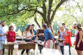Tips for planning a romantic picnic: 50 Company Picnic Ideas And Games