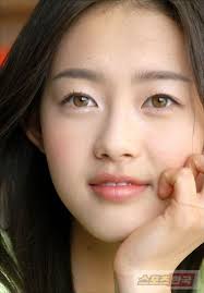Hello 》❤ go ara + yoo seungho. Go Ara S Eyes Have Been Changing Color Over Time And You Probably Never Noticed