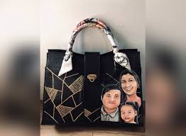 11 vips who commissioned heart evangelista to paint on their designer bags. Heart And Soul On A Hand Painted Bag Sunstar