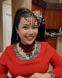 Happy Halloween everyone! I'm a Queen of the Red Envelope 🧧 and David is  my bodyguard 😎 lol 😂 This is our first time that we dressed up for  Halloween together ☠️💀💀👻. #