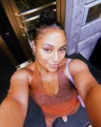 Nicole Hutton's Instagram, Twitter & Facebook