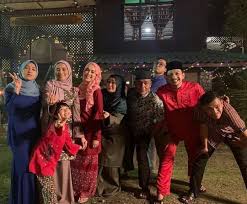 Siti saleha, kazar saisi, liza abdullah, jasmin hamid, shaharuddin tambi, wan sharmila, syazwan zulkifli, jaja iliyes, bil azali, dhia irdina, puteri rafasya, faye kusairi, idris mat diah, anne. Buntat Kembali Di Hujung Drama 7 Hari Mencintaiku 2 Tamat Dengan Berjaya