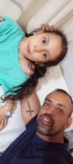 Hola son mis padres en su juventud, tenemos muy pocas fotografías de ellos  y quiero pedirles con mucha ilusión que ustedes me la pudieran restaurar,  muchas gracias de ante mano, ustedes hacen